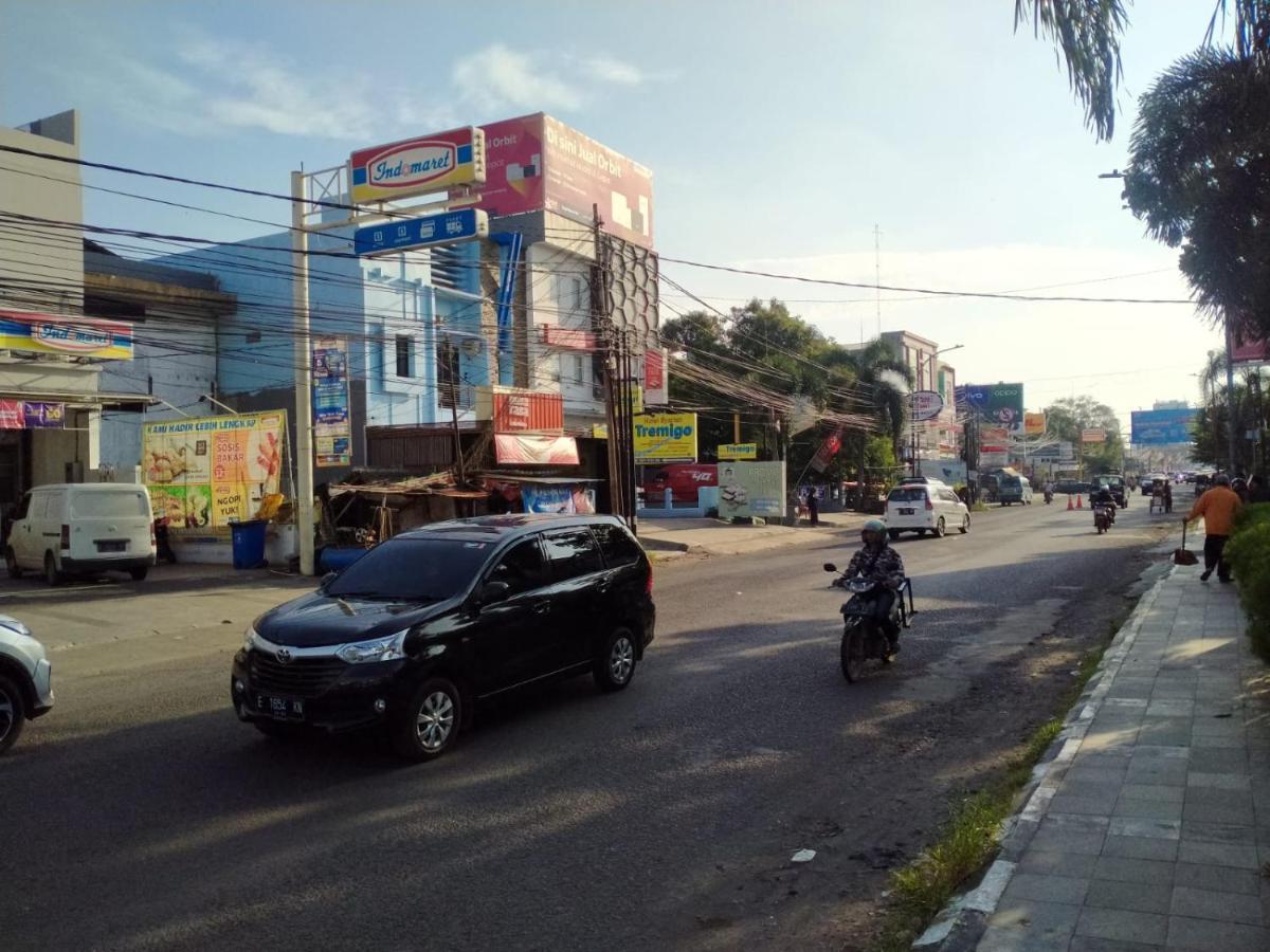 Hotel Syariah Tremigo Guesthouse Cirebon Dış mekan fotoğraf