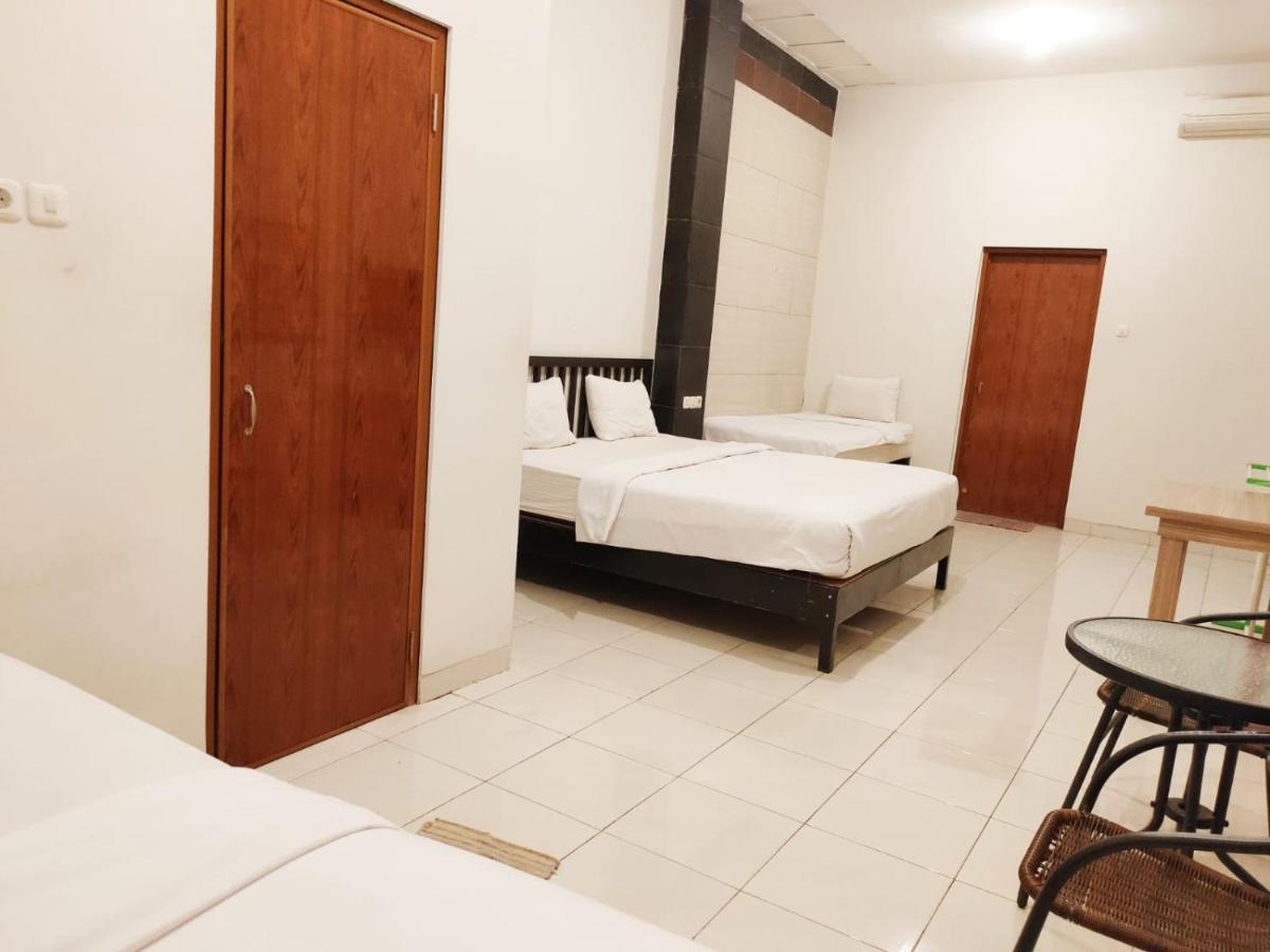 Hotel Syariah Tremigo Guesthouse Cirebon Dış mekan fotoğraf