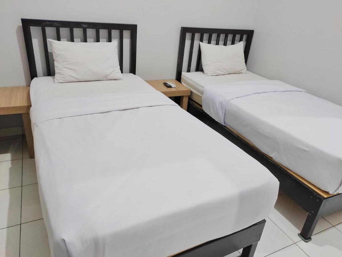 Hotel Syariah Tremigo Guesthouse Cirebon Dış mekan fotoğraf