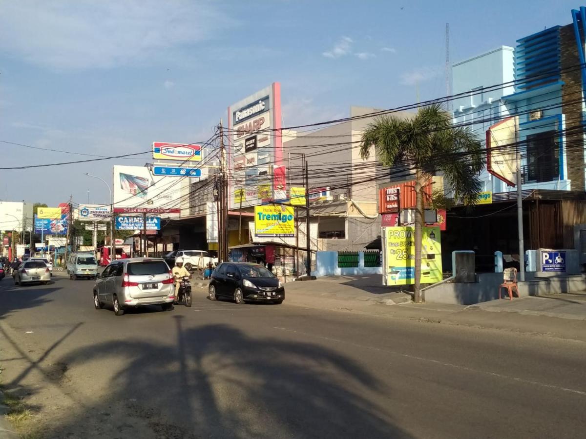 Hotel Syariah Tremigo Guesthouse Cirebon Dış mekan fotoğraf