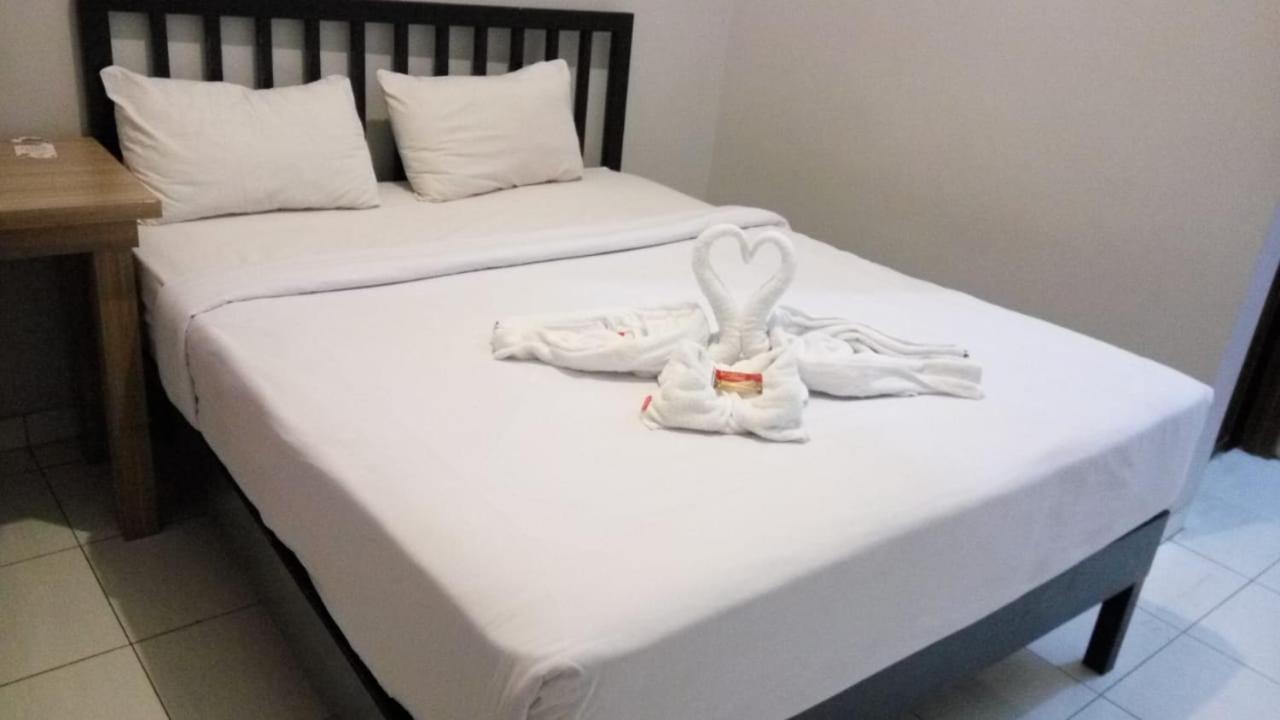 Hotel Syariah Tremigo Guesthouse Cirebon Dış mekan fotoğraf