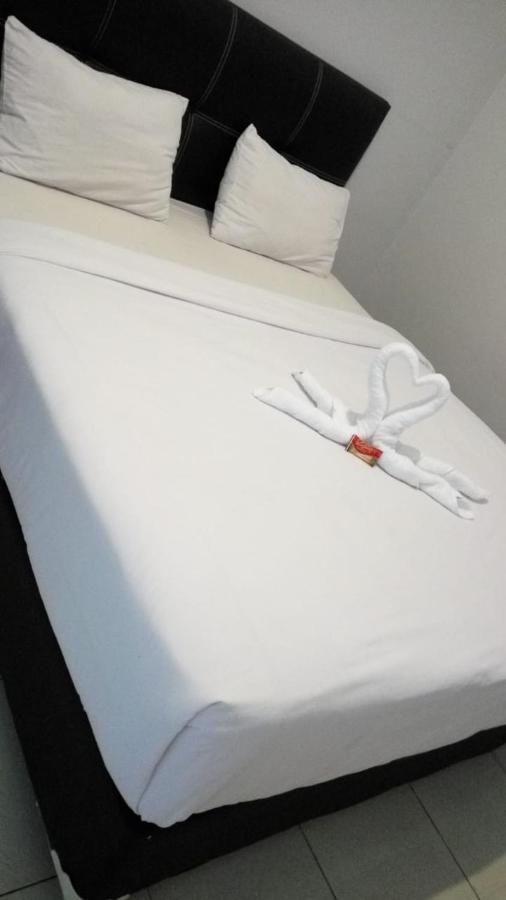 Hotel Syariah Tremigo Guesthouse Cirebon Dış mekan fotoğraf
