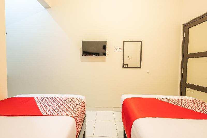 Hotel Syariah Tremigo Guesthouse Cirebon Dış mekan fotoğraf